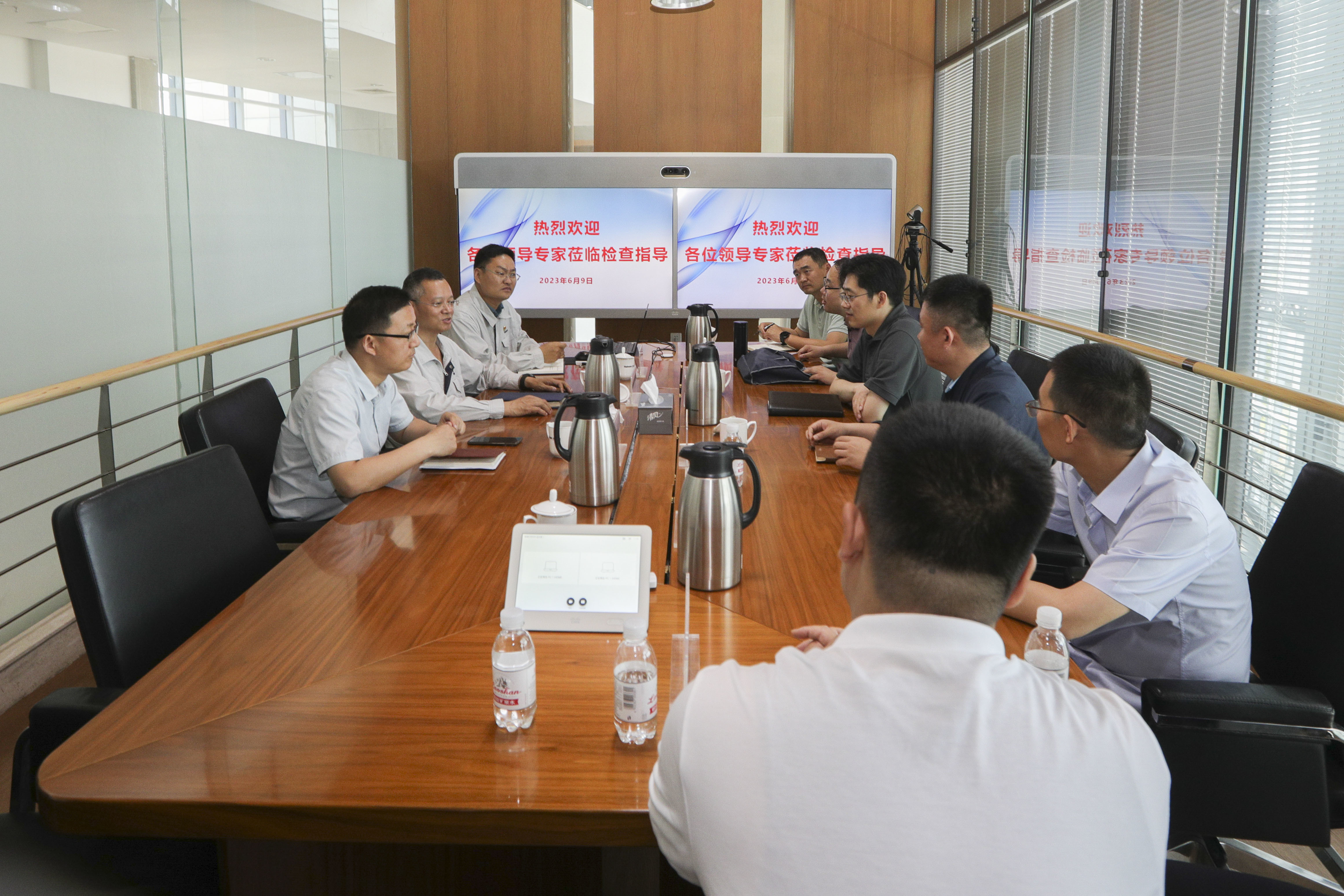 省應急(ji)廳到海灣化學開(kai)展異地執法檢查(cha)